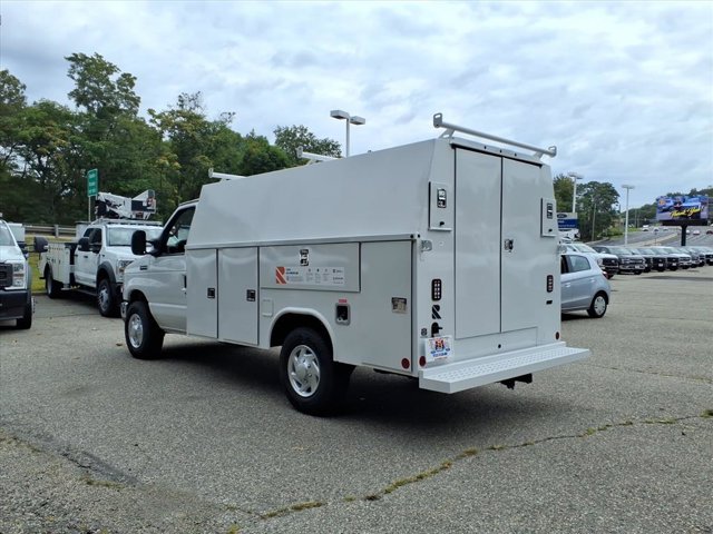 New 2026 Ford E-350 Cutaway - photo 4
