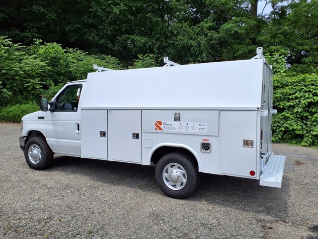 New 2026 Ford E-350 Cutaway - photo 4
