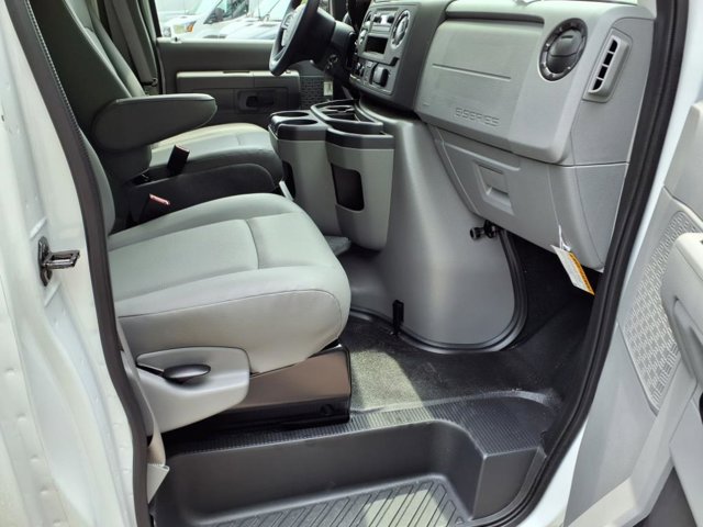 New 2026 Ford E-350 Cutaway - photo 17