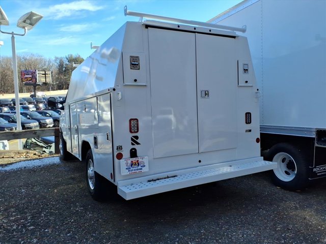 New 2026 Ford E-350 Cutaway - photo 3
