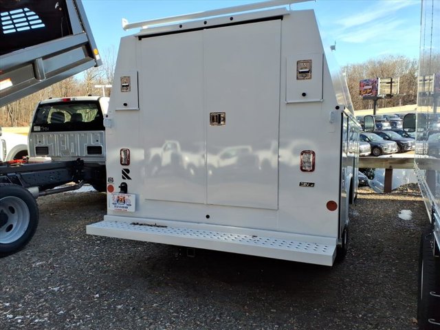 New 2026 Ford E-350 Cutaway - photo 5