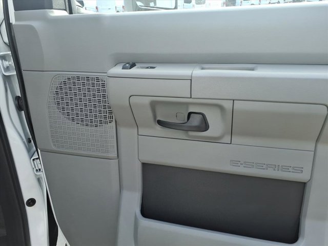 New 2026 Ford E-350 Cutaway - photo 5