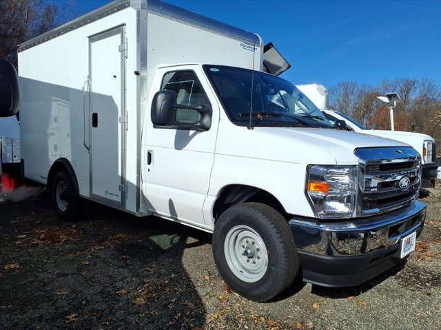 New 2026 Ford E-350 Cutaway - photo 8