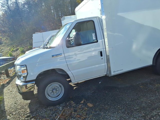 New 2026 Ford E-350 Cutaway - photo 10
