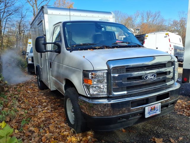New 2026 Ford E-350 Cutaway - photo 8