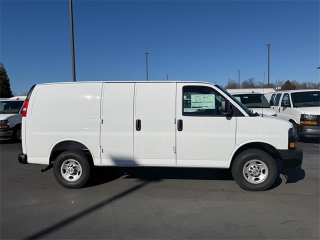 New 2025 Chevrolet Express 2500 - photo 2