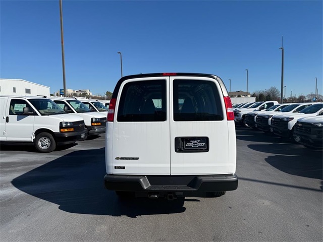 New 2025 Chevrolet Express 2500 Empty Cargo Van - photo 4