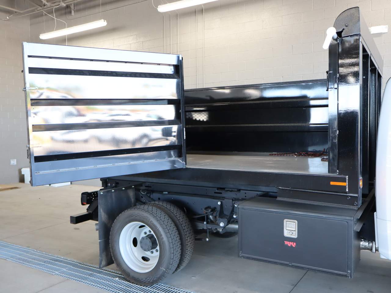 New 2025 Ford F-550 Regular Cab Cab Chassis - photo 13