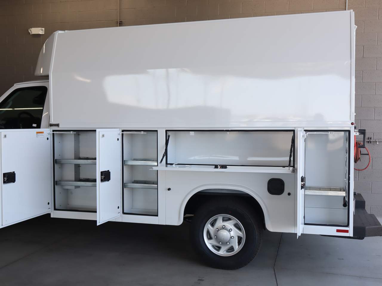 New 2026 Ford E-350 Cutaway - photo 7