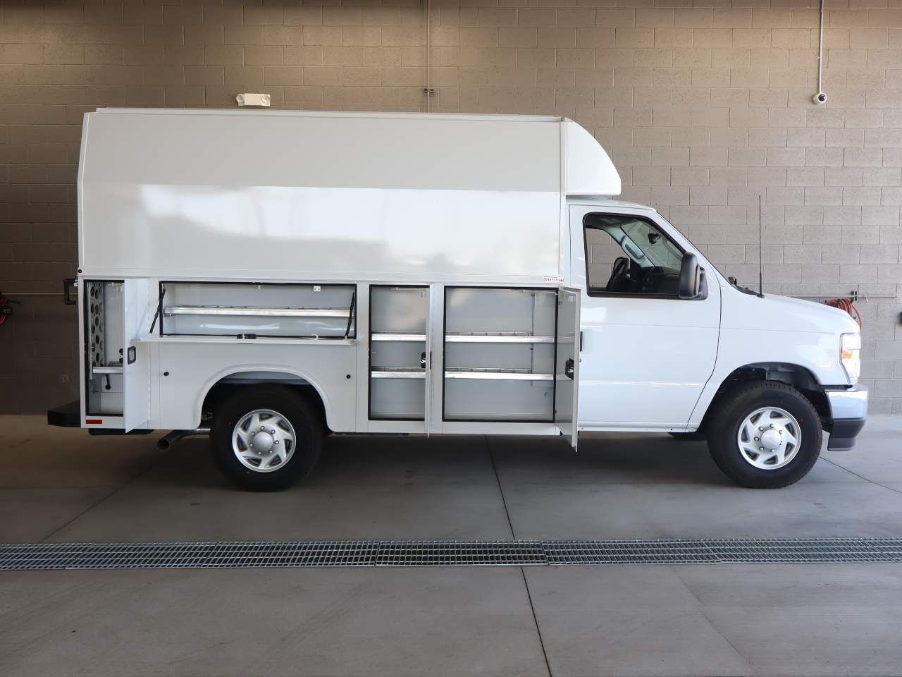 New 2026 Ford E-350 Cutaway - photo 13