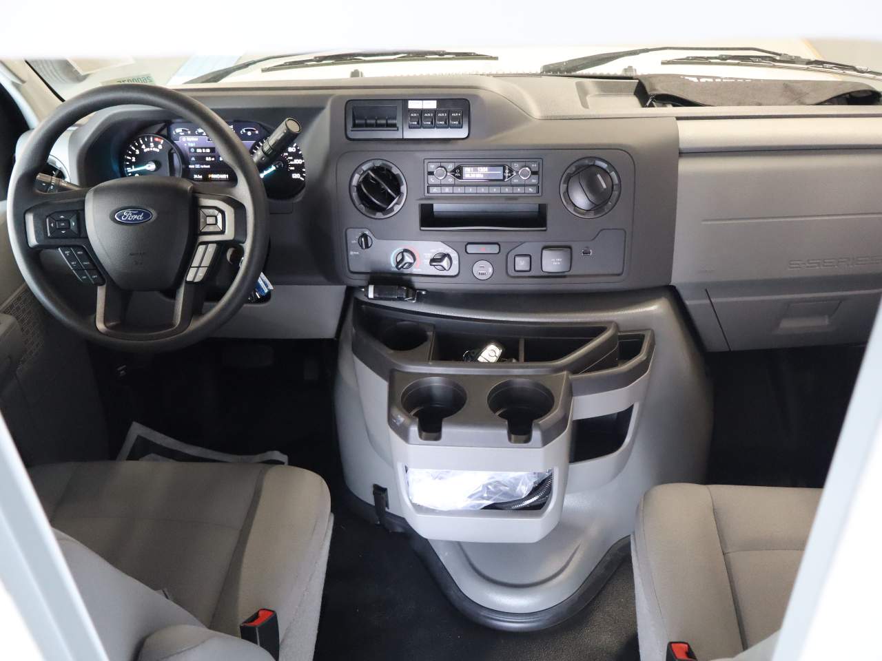 New 2026 Ford E-350 Cutaway - photo 20