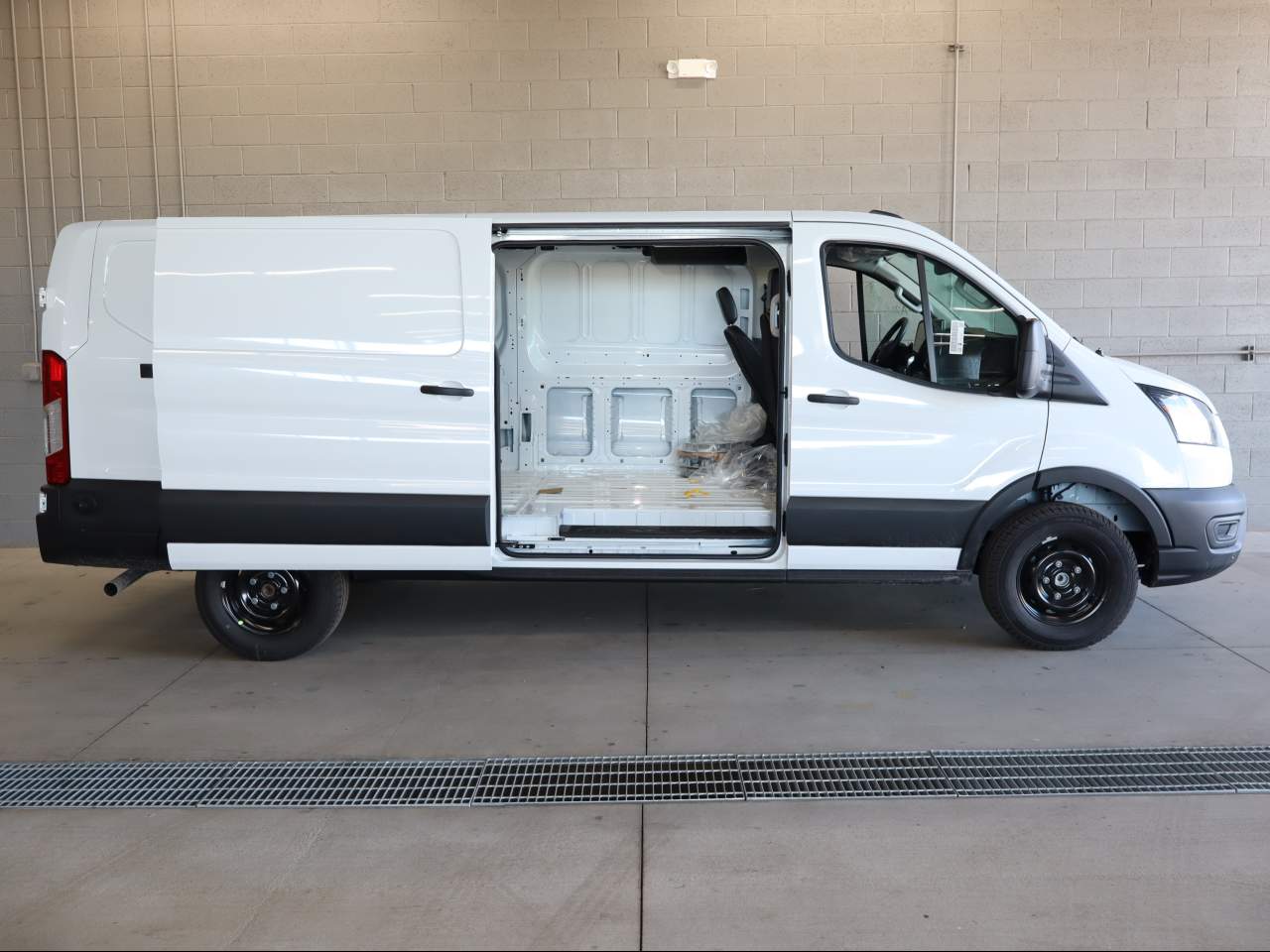 New 2026 Ford Transit 250 Low Roof Empty Cargo Van - photo 7