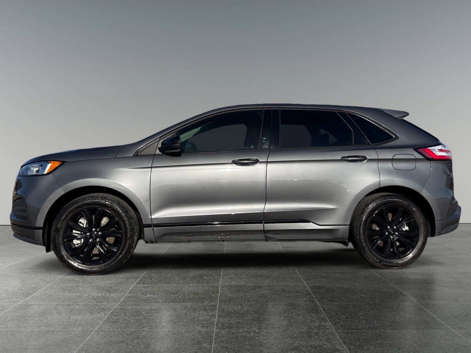 Used 2024 Ford Edge - photo 2