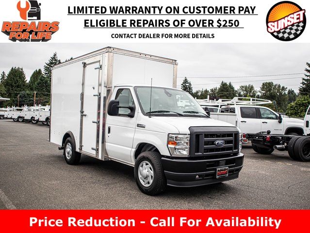 Used 2023 Ford E-350 - photo 1