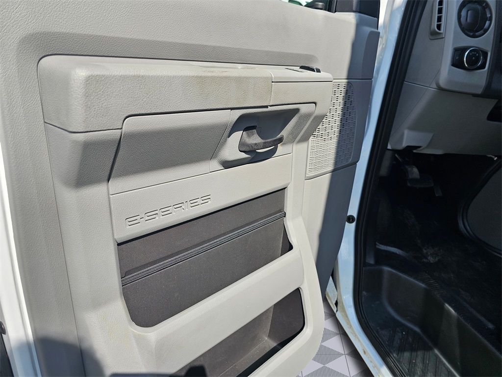 New 2026 Ford E-350 Cutaway - photo 21