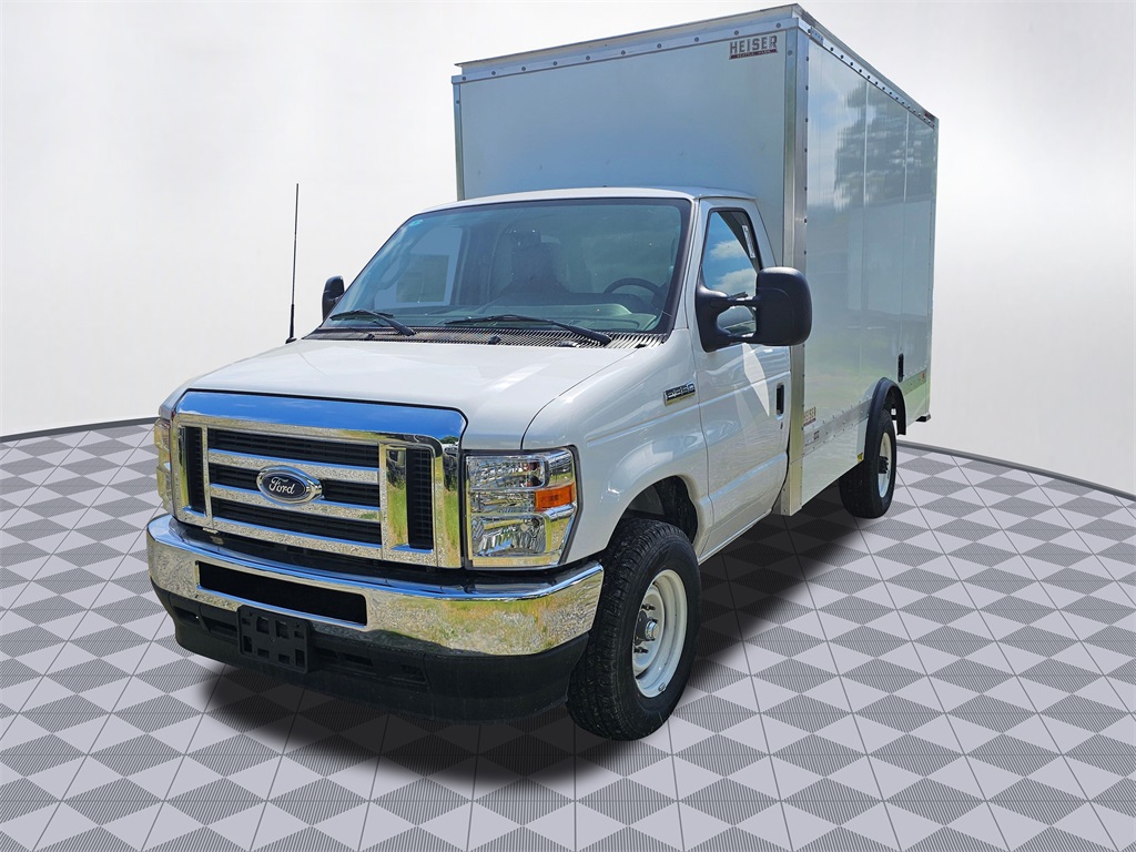 New 2026 Ford E-350 Cutaway - photo 3