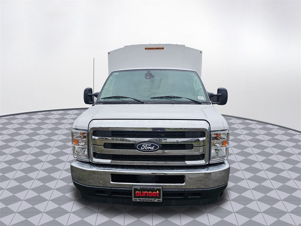New 2026 Ford E-350 - photo 2