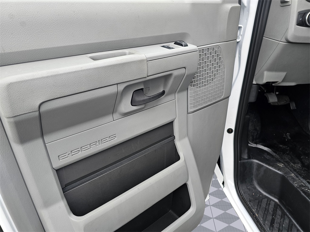 New 2026 Ford E-350 Cutaway - photo 26