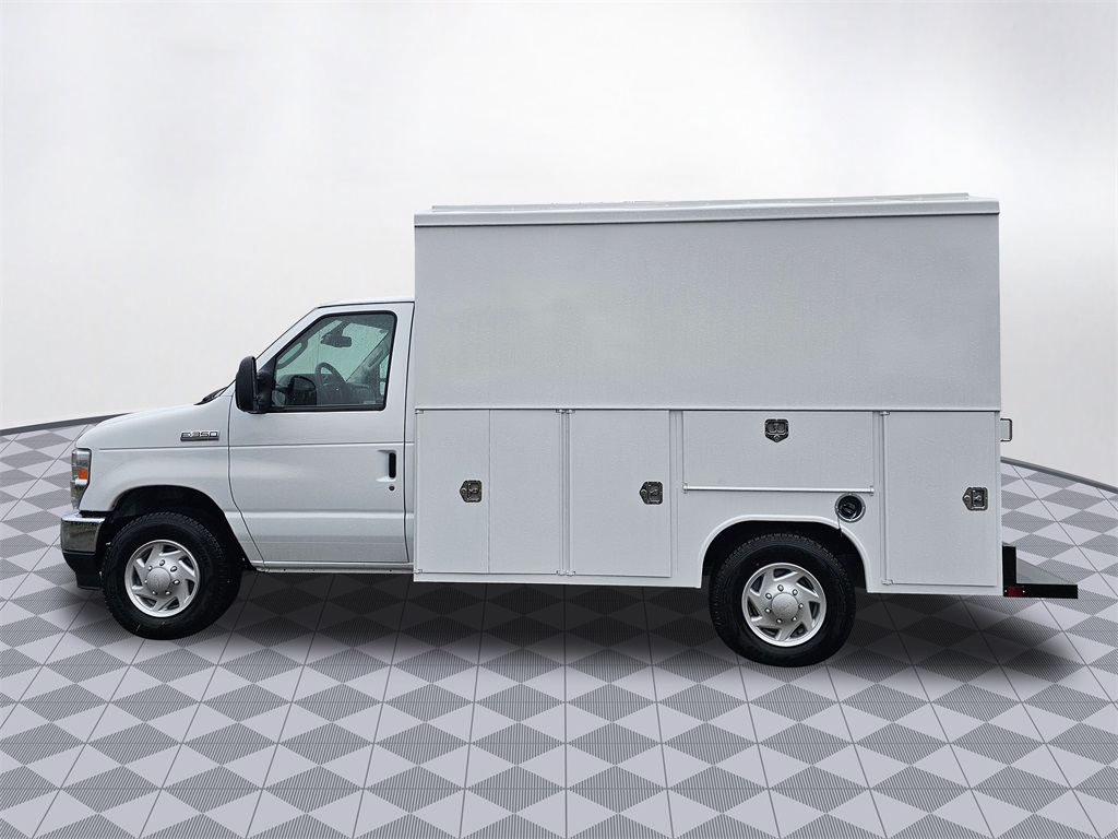 New 2026 Ford E-350 Cutaway - photo 4