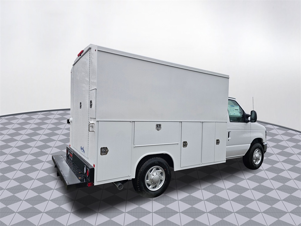 New 2026 Ford E-350 Cutaway - photo 7