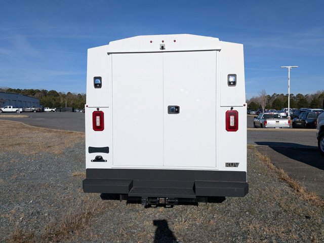 New 2026 Ford E-350 Cutaway - photo 5