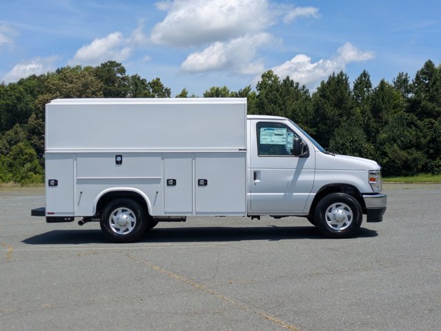 New 2026 Ford E-350 Cutaway - photo 3