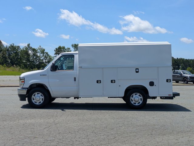 New 2026 Ford E-350 Cutaway - photo 7