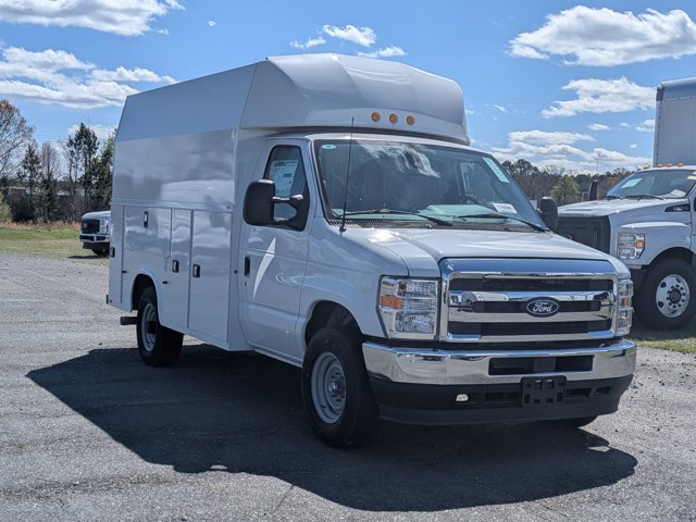 New 2026 Ford E-350 - photo 2