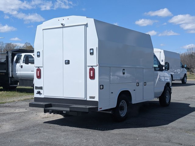 New 2026 Ford E-350 Cutaway - photo 4