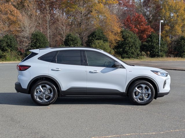 New 2026 Ford Escape ST-Line - photo 3