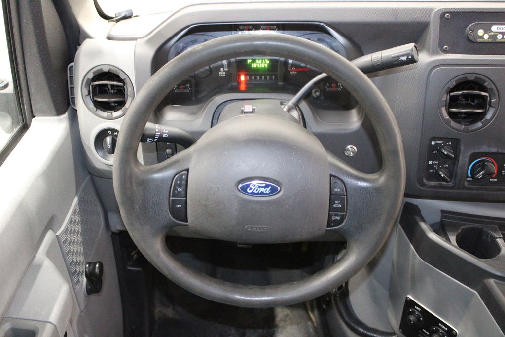 Used 2015 Ford E-450 Cutaway - photo 24