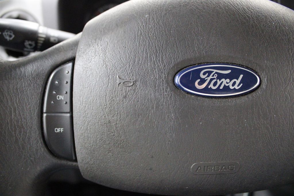 Used 2015 Ford E-450 Cutaway - photo 26