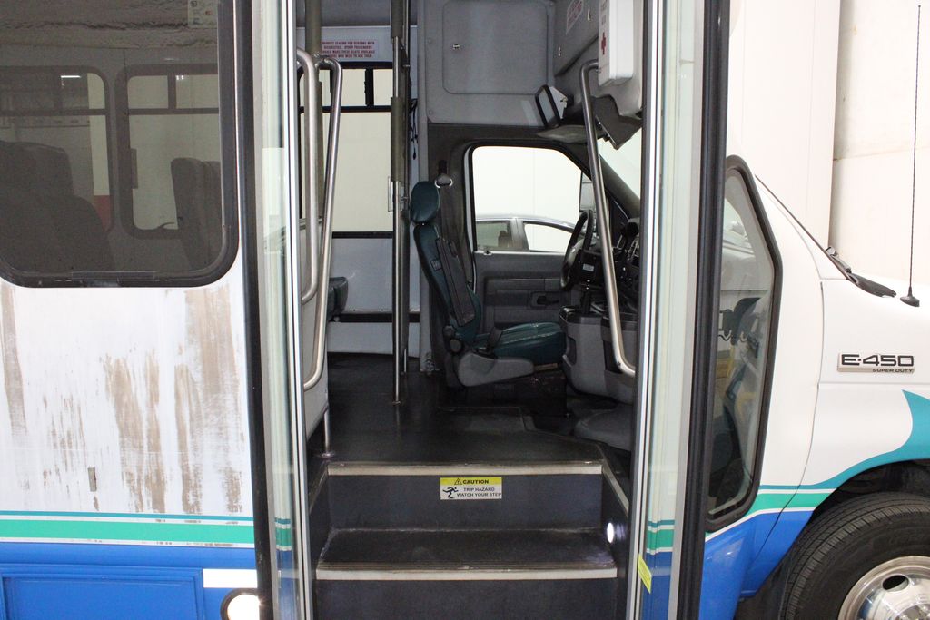 Used 2015 Ford E-450 Cutaway - photo 15