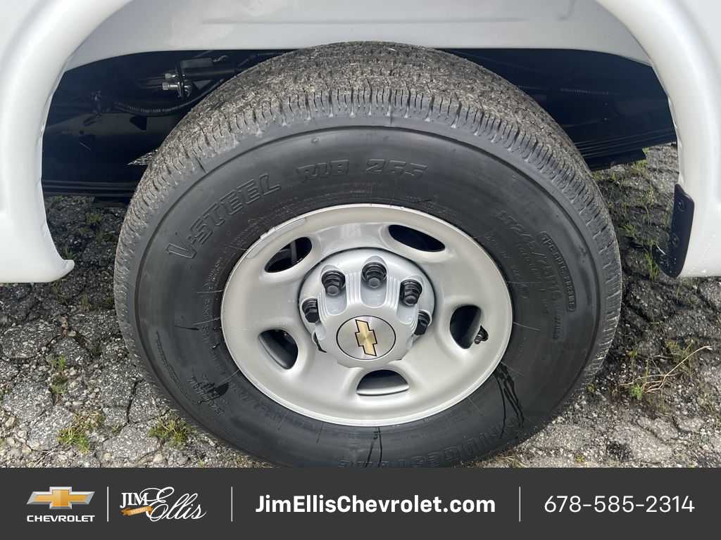 New 2025 Chevrolet Express 2500 Empty Cargo Van - photo 39