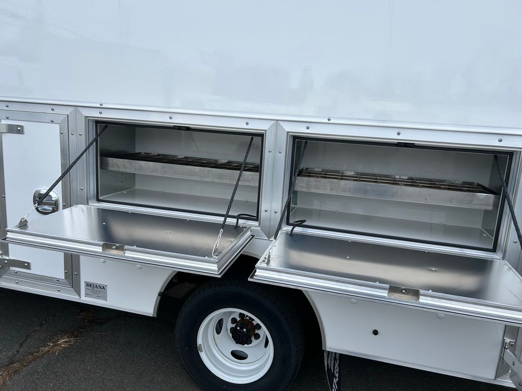 New 1996 Ford E-450 Cutaway - photo 11