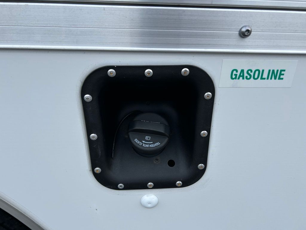 New 1996 Ford E-450 Cutaway - photo 13