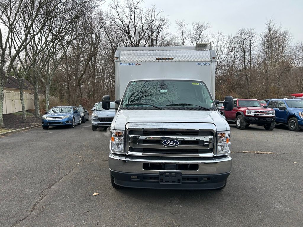 New 1996 Ford E-450 - photo 1
