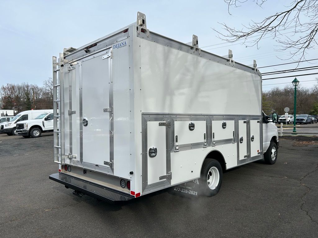 New 1996 Ford E-450 Cutaway - photo 4