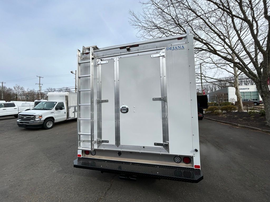New 1996 Ford E-450 Cutaway - photo 5
