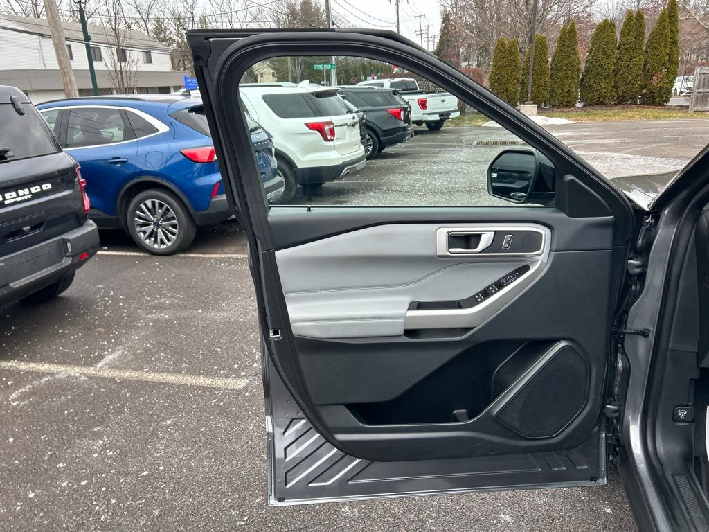 Used 2023 Ford Explorer - photo 1