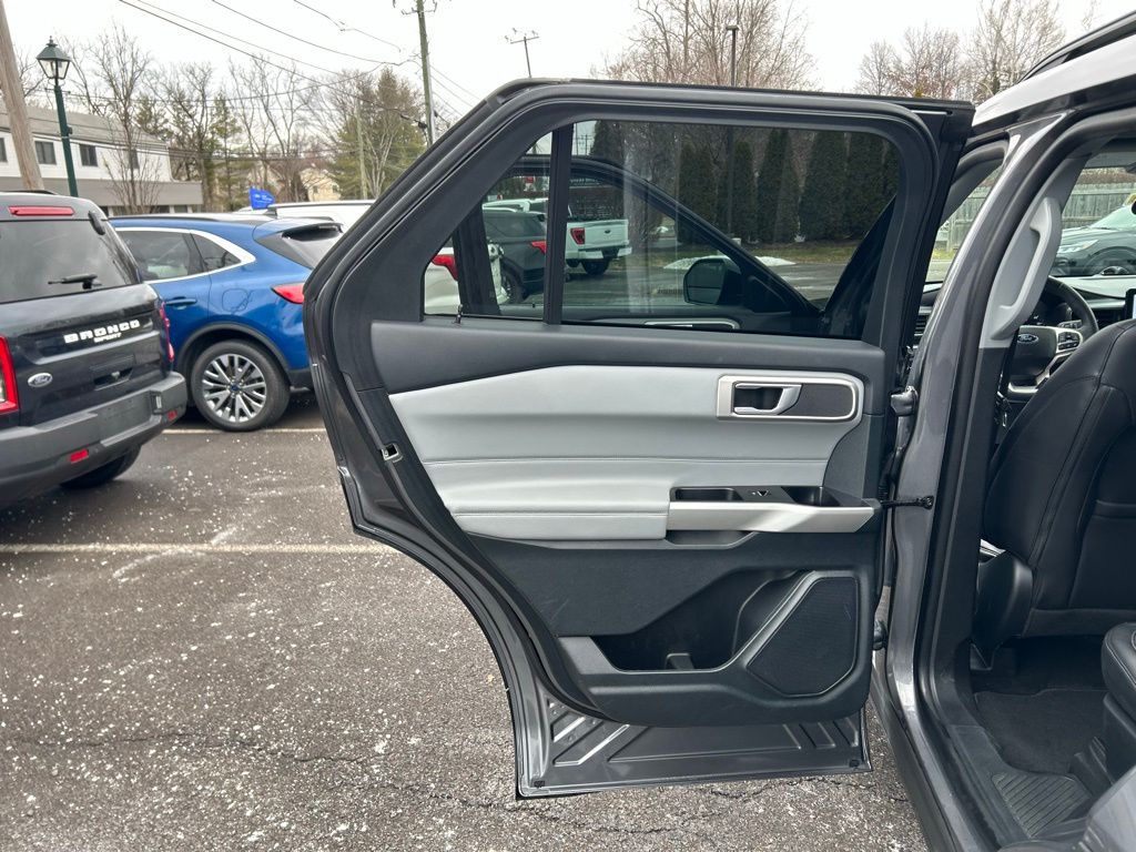Used 2023 Ford Explorer Sport - photo 5