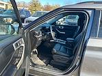 Used 2022 Ford Explorer XLT thumbnail 3