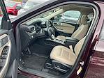Used 2022 Ford Explorer XLT thumbnail 3