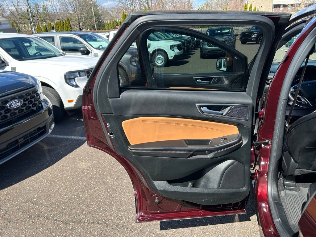 Used 2023 Ford Edge Titanium - photo 15