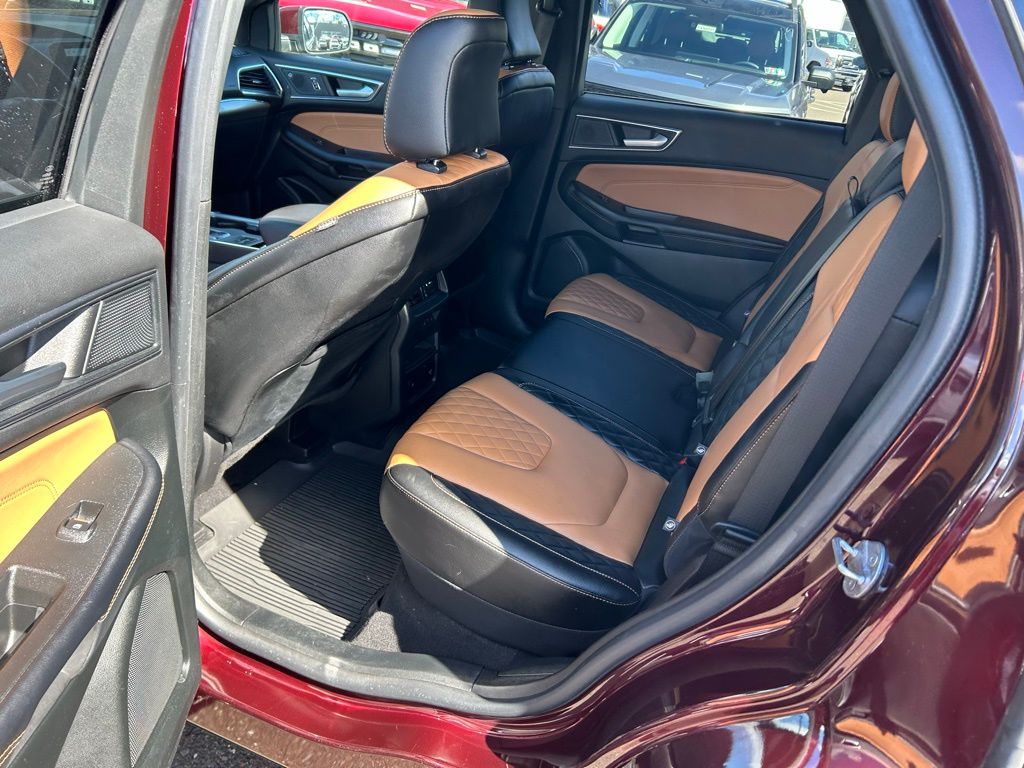 Used 2023 Ford Edge Titanium - photo 16