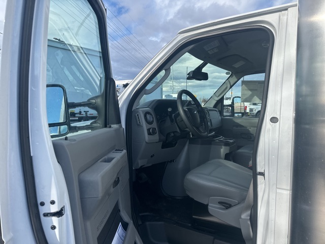New 2026 Ford E-350 Cutaway - photo 10