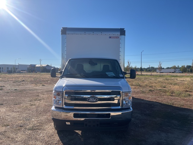 New 1996 Ford E-450 - photo 2