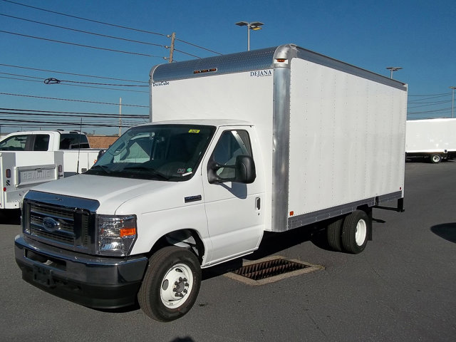 New 2025 Ford E-450 - photo 1