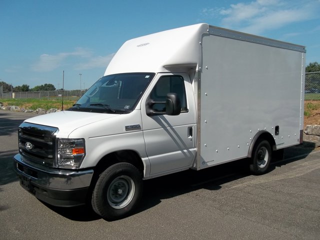 New 2026 Ford E-350 Cutaway - photo 3
