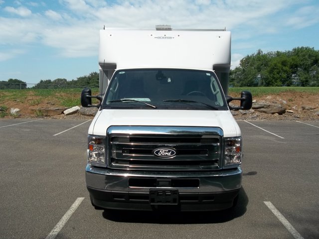 New 2026 Ford E-350 - photo 2